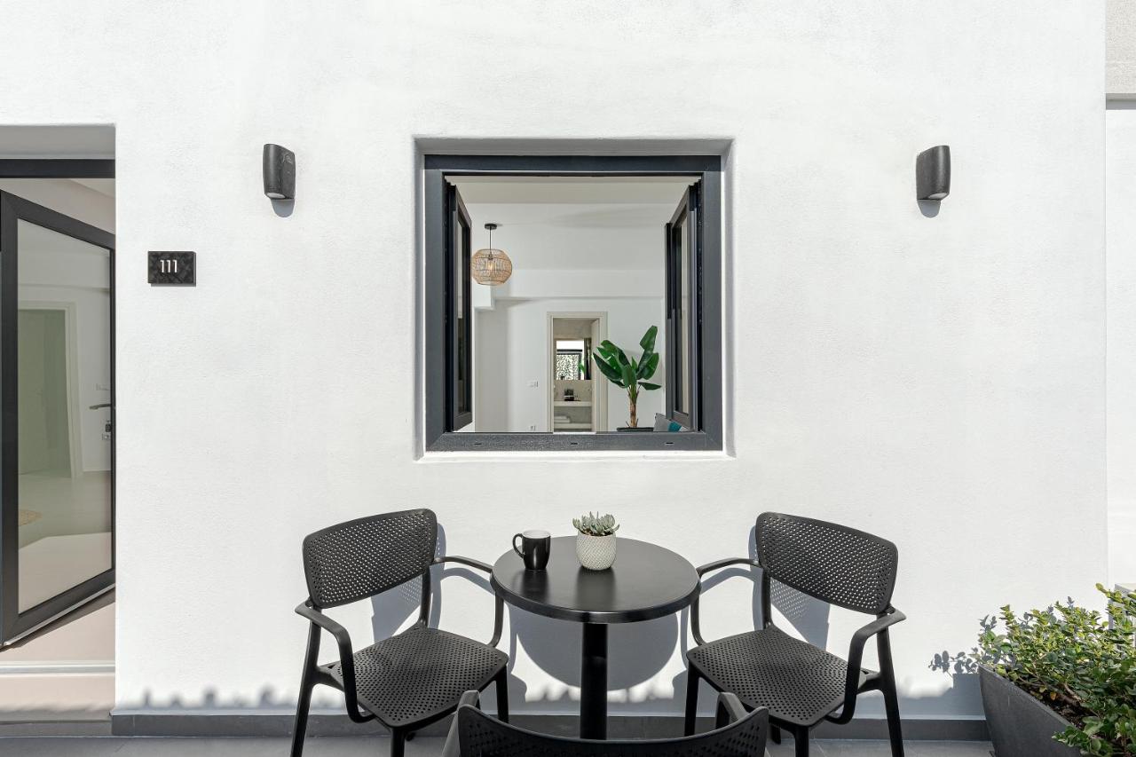 Onyx Hotel & Suites Karterados  Bagian luar foto